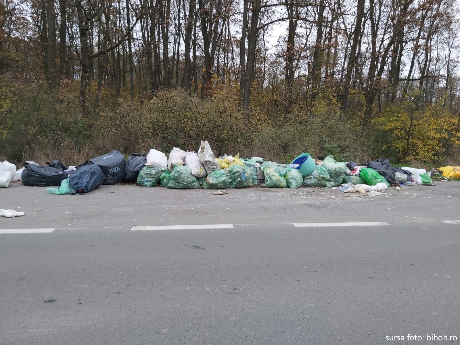 Au fost împărțiți banii primiți de la bugetul central comunelor care curăță marginile șoselelor