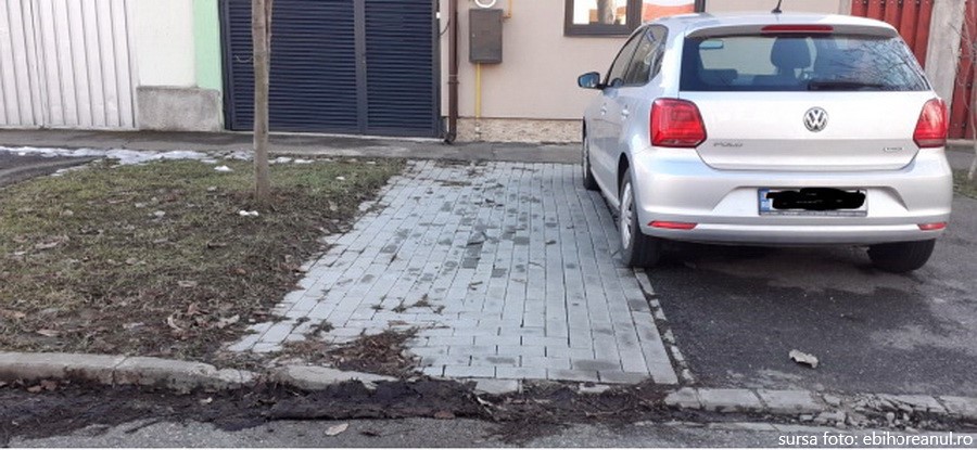 Primăria municipiului Oradea le cere cetățenilor să nu îşi mai amenajeze parcări pe domeniul public