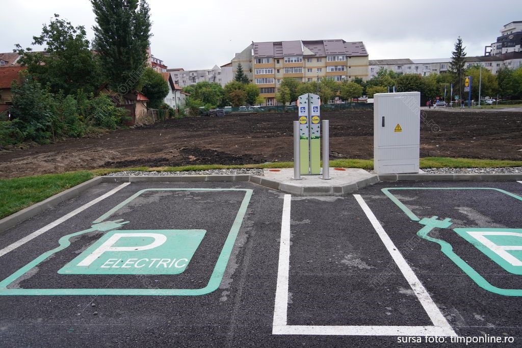 Municipalitatea Bistrița vrea să realizeze 15 stații de reîncărcare pentru vehiculele electrice