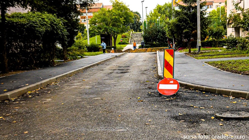 Majorarea tarifelor din ultima perioadă crește costul lucrărilor de pe străzile din cartierul Ștrand
