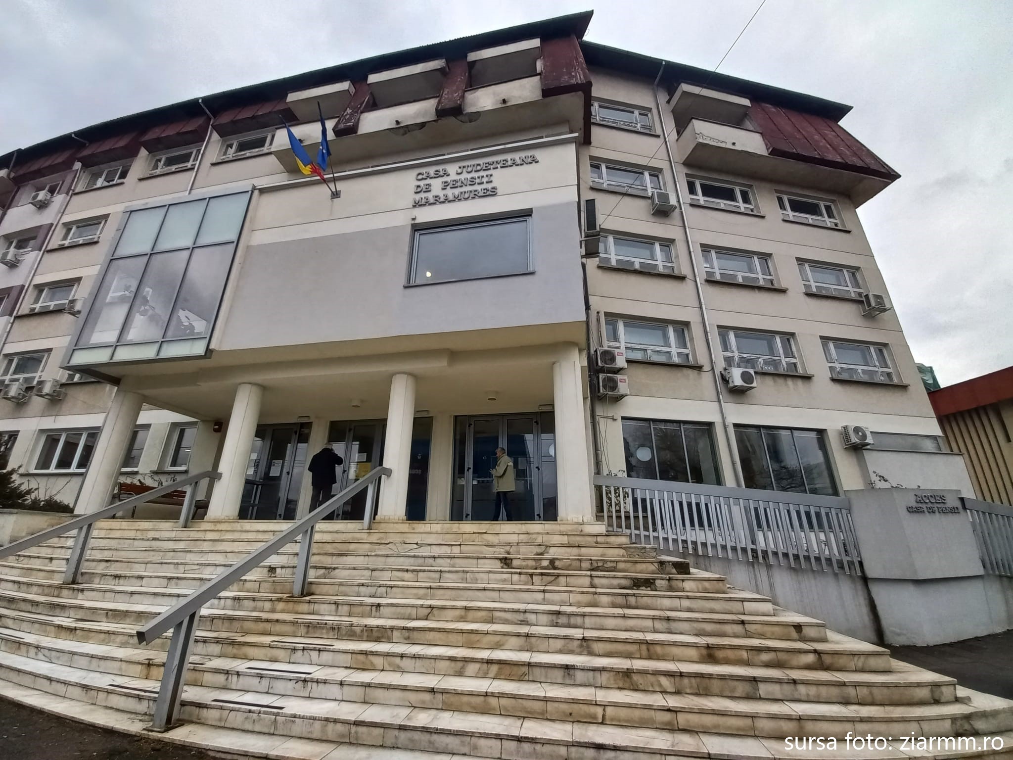 Pensionarii maramureșeni care au cont în Portalul CNPP pot transmite documente în format electronic