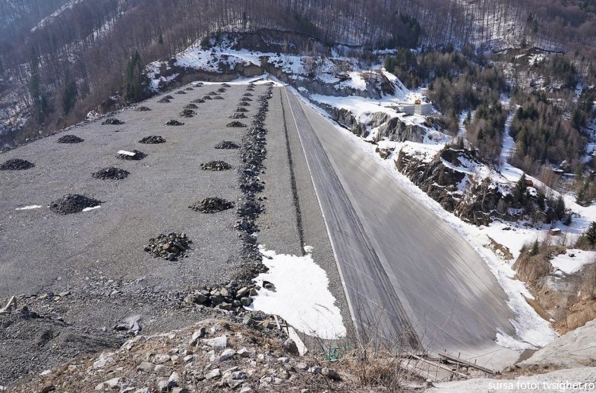 Reîncep lucrările la barajul Runcu. La sfârșitul acestui an va fi finalizat digul