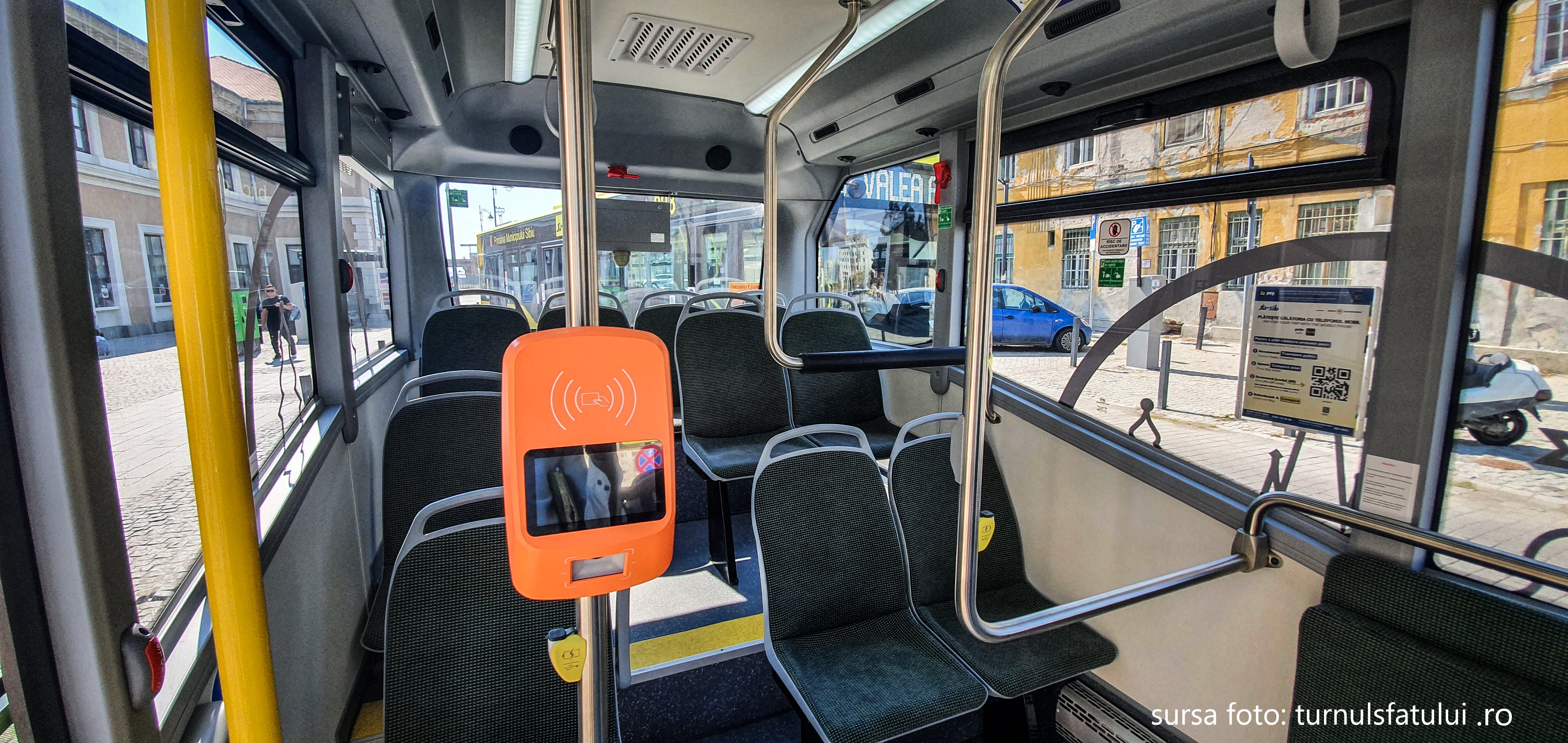 Tursib introduce în circulație noile autobuze, implementează noi stații de afișaj și o aplicație