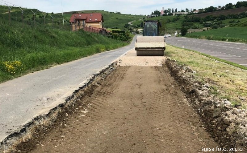 Un nou drum județean din Cluj intră în reparații. Lucrările se vor termina cu turnarea de asfalt