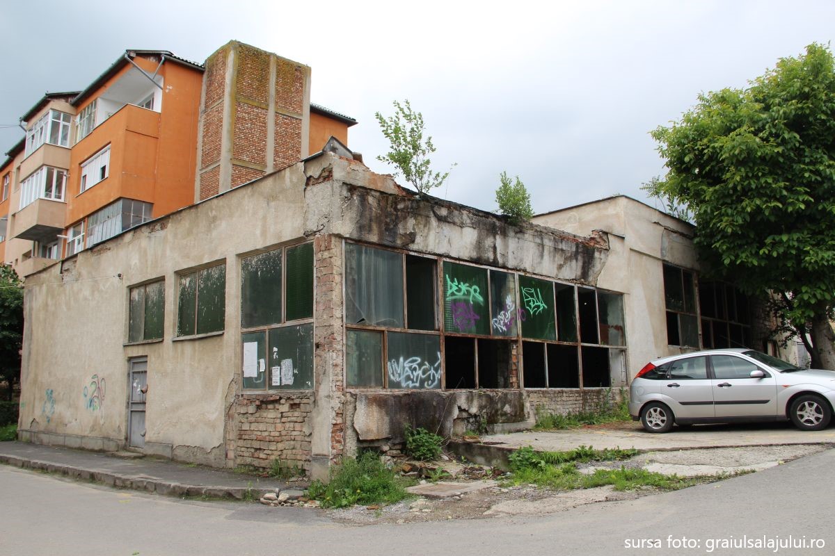 Primăria demolează două Puncte Termice din municipiul Zalău, aflate într-o stare de degradare avansată
