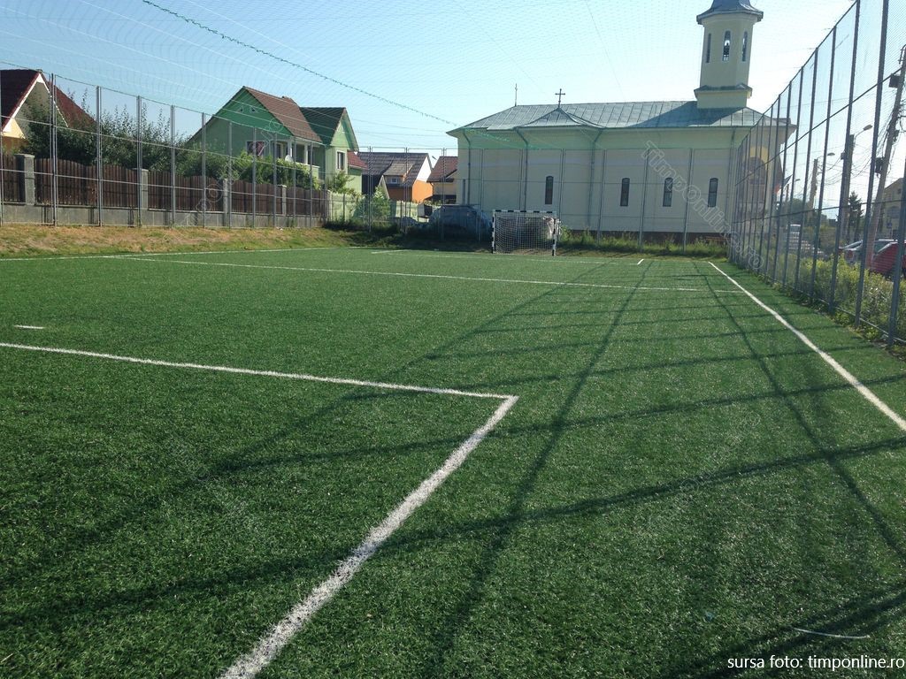 Curtea de Conturi cere municipalității să găsească vinovații în cazul terenului de sport din Subcetate