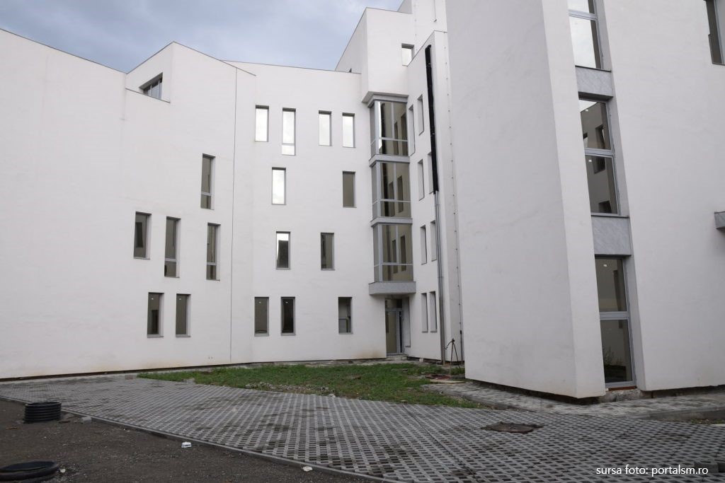 Se lucrează deja la amenajările finale la noul sediul al Prefecturii din Satu Mare